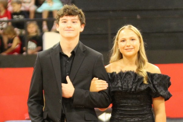 Kara Reed, Junior Maid/Noah Brand, Escort