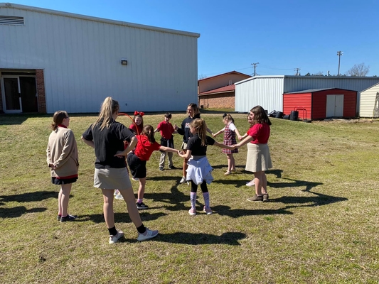 Teaching teamwork activities to elementary students
